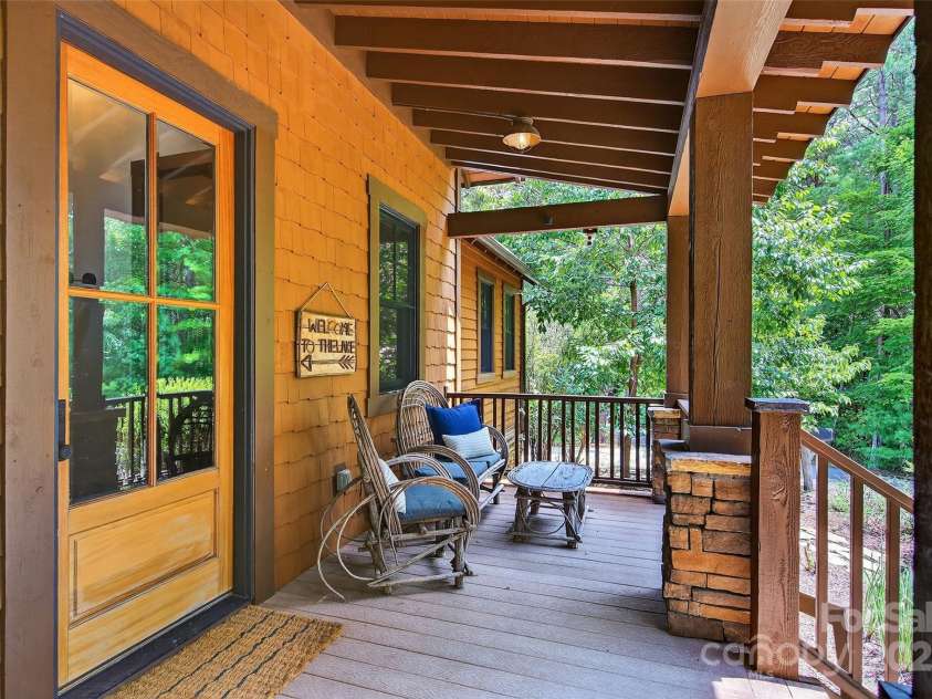 1077 Ten Whigs Ridge, Nebo, NC 28761.  MLS# CAR4288213, YatesRealty ID 33293. 