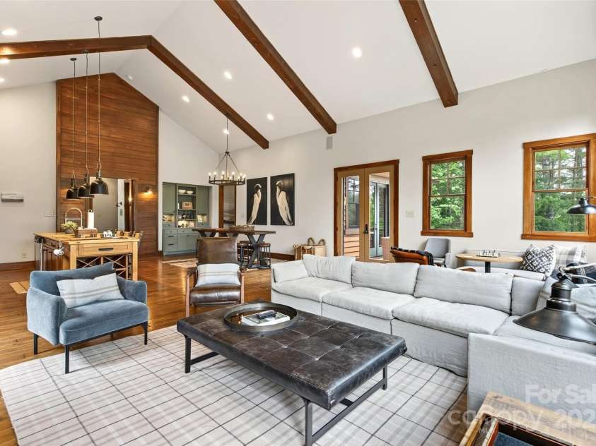 1077 Ten Whigs Ridge, Nebo, NC 28761.  MLS# CAR4288213, YatesRealty ID 33293. 