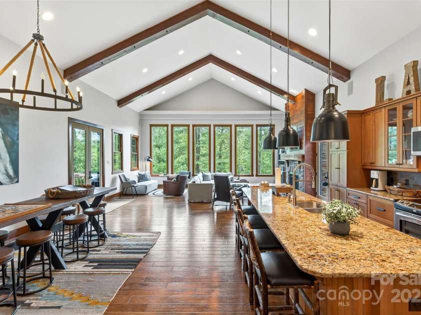 1077 Ten Whigs Ridge, Nebo, NC 28761.  MLS# CAR4288213, YatesRealty ID 33293. 