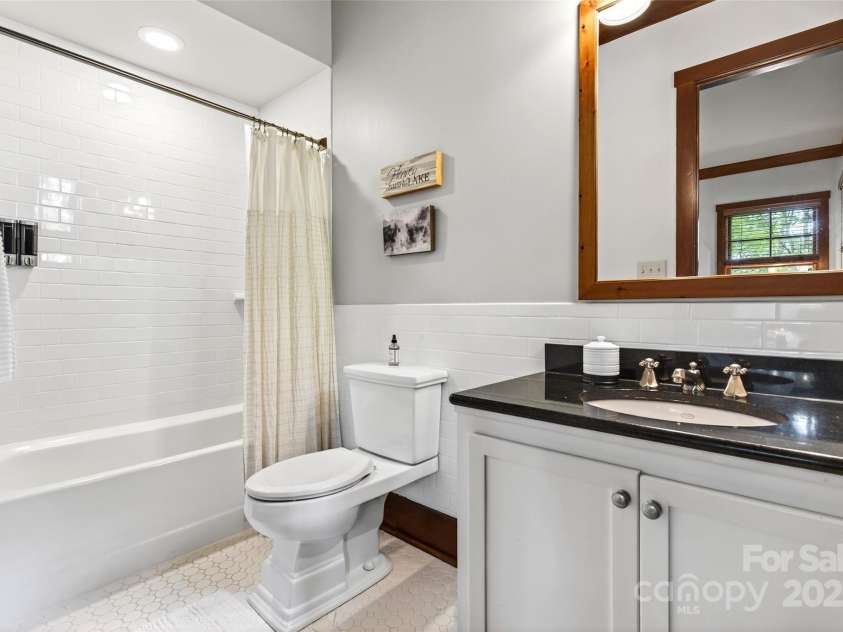 1077 Ten Whigs Ridge, Nebo, NC 28761.  MLS# CAR4288213, YatesRealty ID 33293. 