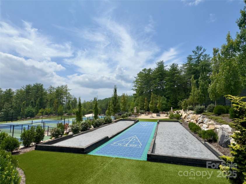 1077 Ten Whigs Ridge, Nebo, NC 28761.  MLS# CAR4288213, YatesRealty ID 33293. 