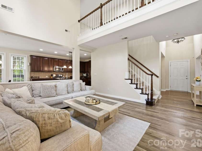 16106 Cloverleaf Court, Charlotte, NC 28277.  MLS# CAR4390415, YatesRealty ID 33293. 