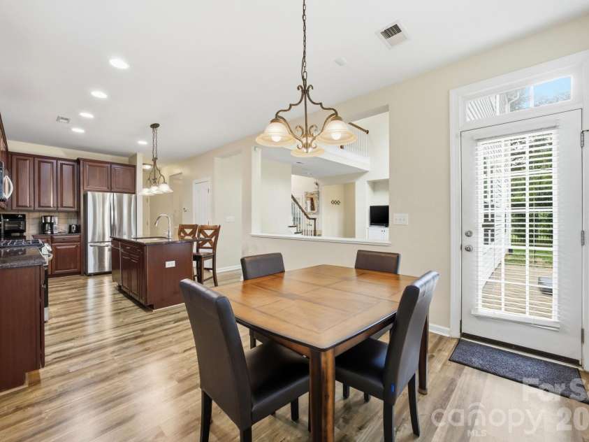 16106 Cloverleaf Court, Charlotte, NC 28277.  MLS# CAR4390415, YatesRealty ID 33293. 