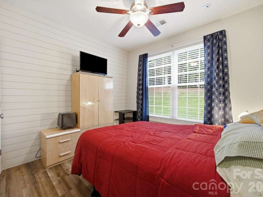 16106 Cloverleaf Court, Charlotte, NC 28277.  MLS# CAR4390415, YatesRealty ID 33293. 