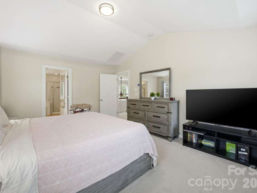 16106 Cloverleaf Court, Charlotte, NC 28277.  MLS# CAR4390415, YatesRealty ID 33293. 