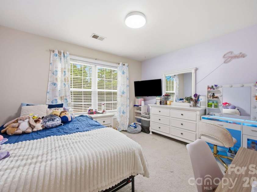 16106 Cloverleaf Court, Charlotte, NC 28277.  MLS# CAR4390415, YatesRealty ID 33293. 