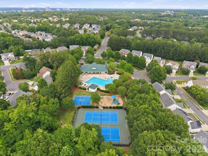 16106 Cloverleaf Court, Charlotte, NC 28277.  MLS# CAR4390415, YatesRealty ID 33293. 