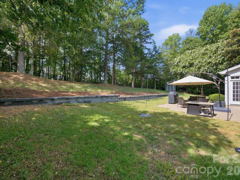16106 Cloverleaf Court, Charlotte, NC 28277.  MLS# CAR4390415, YatesRealty ID 33293. 