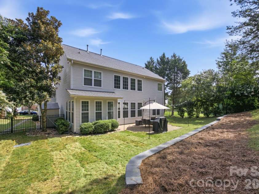 16106 Cloverleaf Court, Charlotte, NC 28277.  MLS# CAR4390415, YatesRealty ID 33293. 