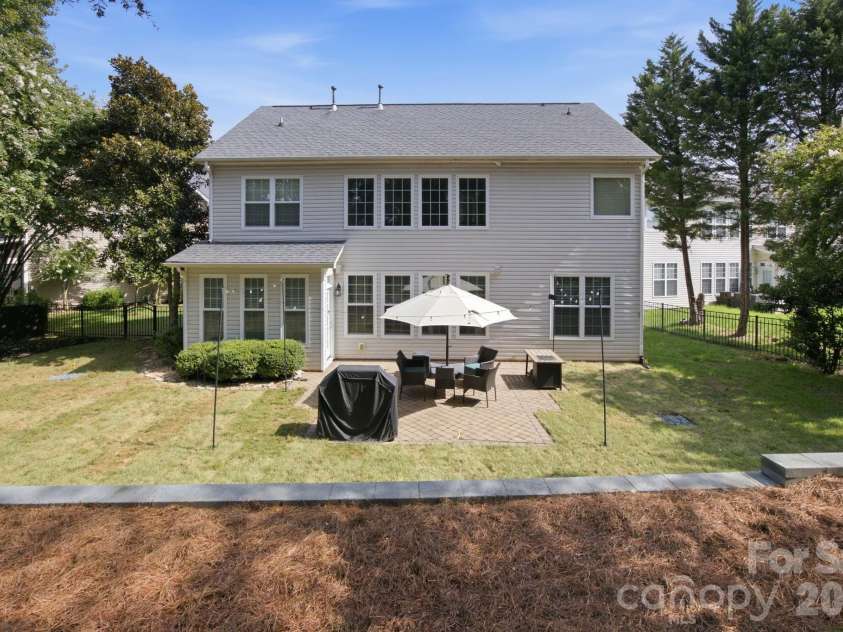 16106 Cloverleaf Court, Charlotte, NC 28277.  MLS# CAR4390415, YatesRealty ID 33293. 