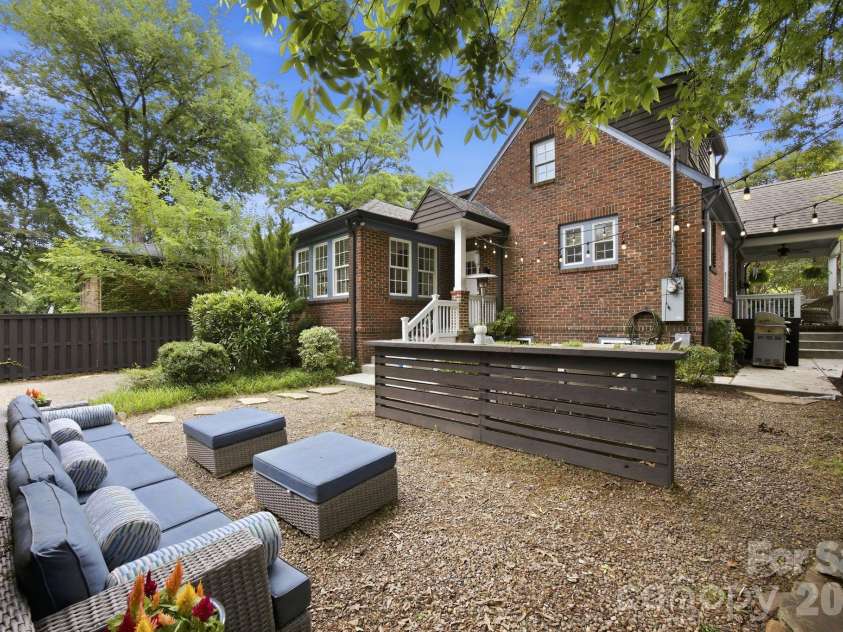 1726 Mint Street, Charlotte, NC 28203.  MLS# CAR4391735, YatesRealty ID 33294. 
