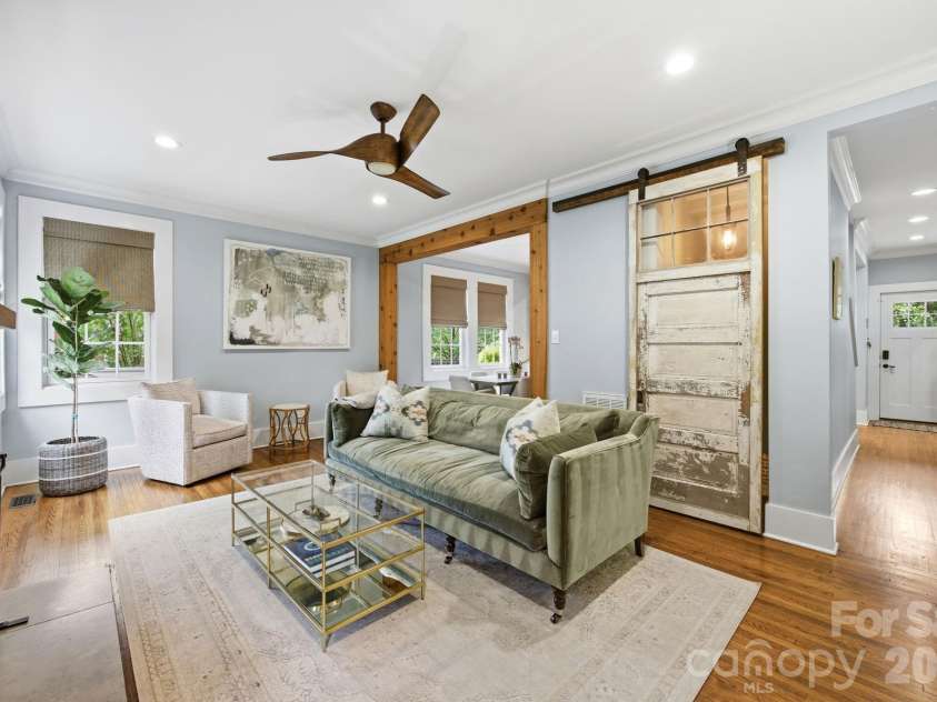 1726 Mint Street, Charlotte, NC 28203.  MLS# CAR4391735, YatesRealty ID 33294. 
