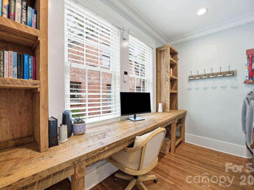 1726 Mint Street, Charlotte, NC 28203.  MLS# CAR4391735, YatesRealty ID 33294. 