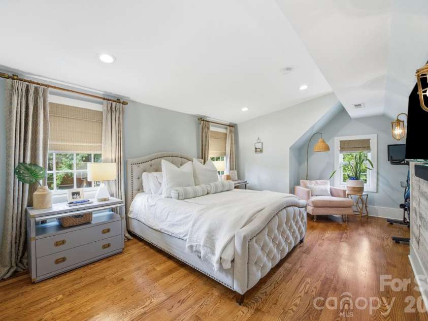 1726 Mint Street, Charlotte, NC 28203.  MLS# CAR4391735, YatesRealty ID 33294. 