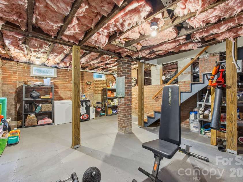 1726 Mint Street, Charlotte, NC 28203.  MLS# CAR4391735, YatesRealty ID 33294. 