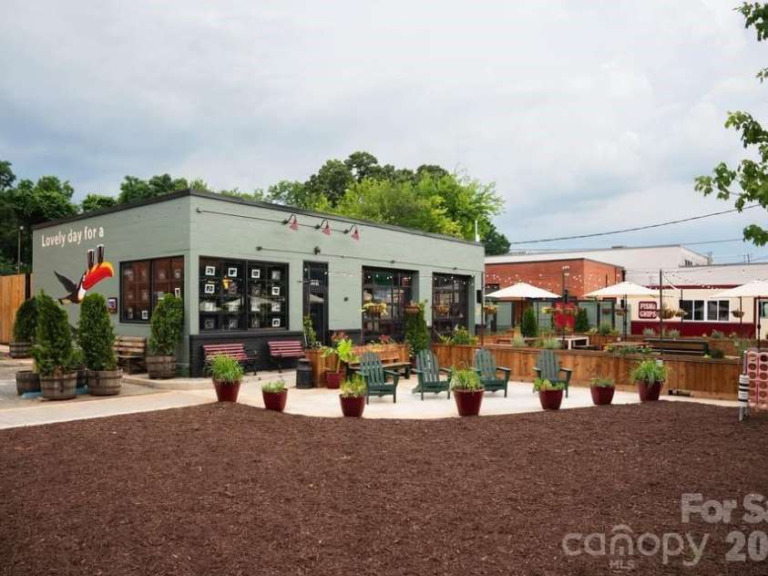 1726 Mint Street, Charlotte, NC 28203.  MLS# CAR4391735, YatesRealty ID 33294. 