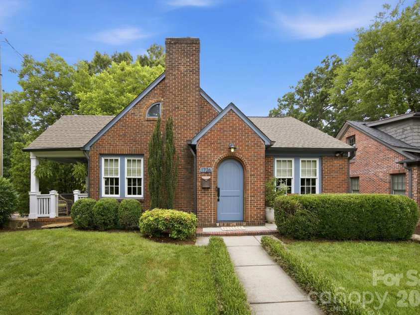 1726 Mint Street, Charlotte, NC 28203.  MLS# CAR4391735, YatesRealty ID 33294. 