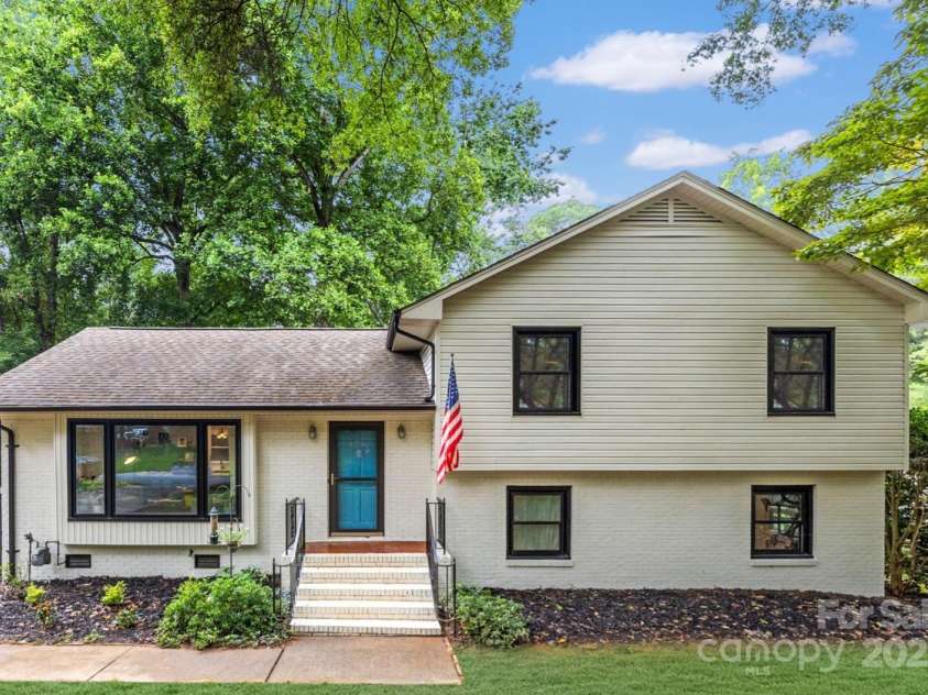 525 Kelford Lane, Charlotte, NC 28270.  MLS# CAR4290518, YatesRealty ID 33294. 