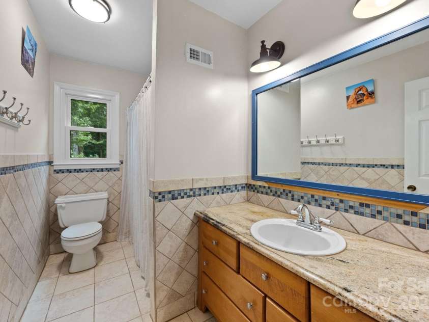 525 Kelford Lane, Charlotte, NC 28270.  MLS# CAR4290518, YatesRealty ID 33294. 