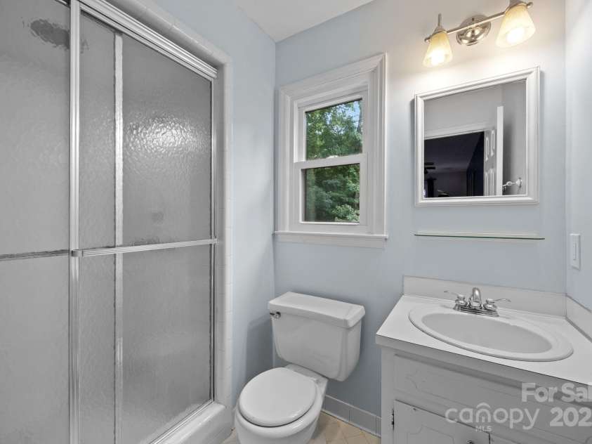 525 Kelford Lane, Charlotte, NC 28270.  MLS# CAR4290518, YatesRealty ID 33294. 