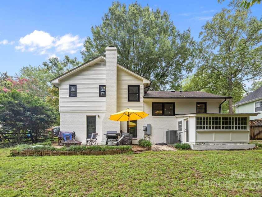 525 Kelford Lane, Charlotte, NC 28270.  MLS# CAR4290518, YatesRealty ID 33294. 