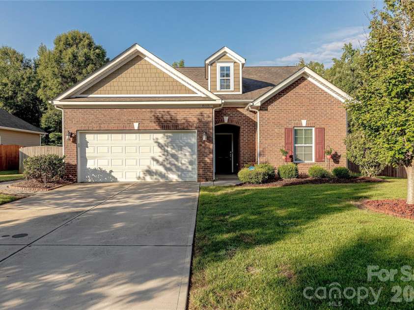 8115 Goodall Court, Charlotte, NC 28227.  MLS# CAR4391026, YatesRealty ID 33295. 