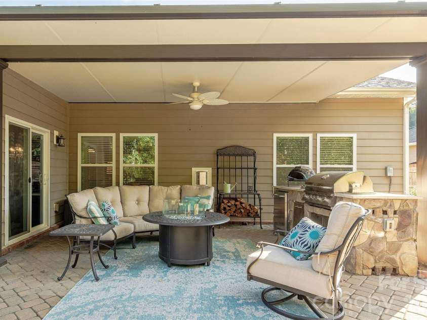 8115 Goodall Court, Charlotte, NC 28227.  MLS# CAR4391026, YatesRealty ID 33295. 