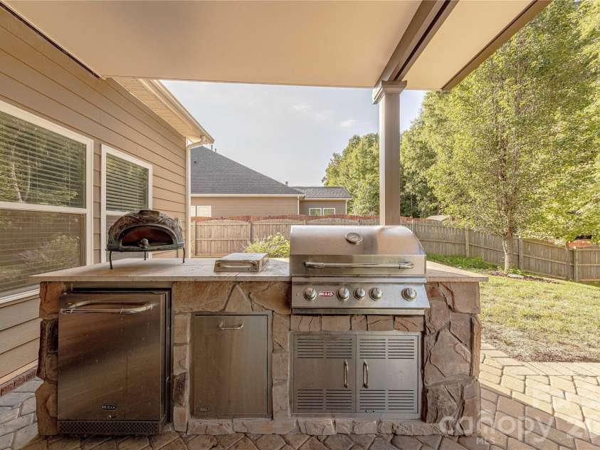 8115 Goodall Court, Charlotte, NC 28227.  MLS# CAR4391026, YatesRealty ID 33295. 