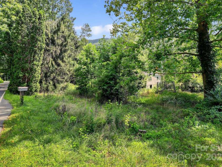 1339 Bee Tree Road, Swannanoa, NC 28778.  MLS# CAR4293292, YatesRealty ID 33296. 