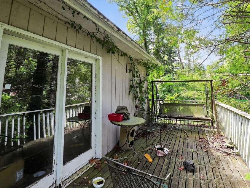 1339 Bee Tree Road, Swannanoa, NC 28778.  MLS# CAR4293292, YatesRealty ID 33296. 