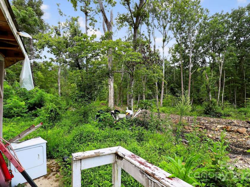 1339 Bee Tree Road, Swannanoa, NC 28778.  MLS# CAR4293292, YatesRealty ID 33296. 