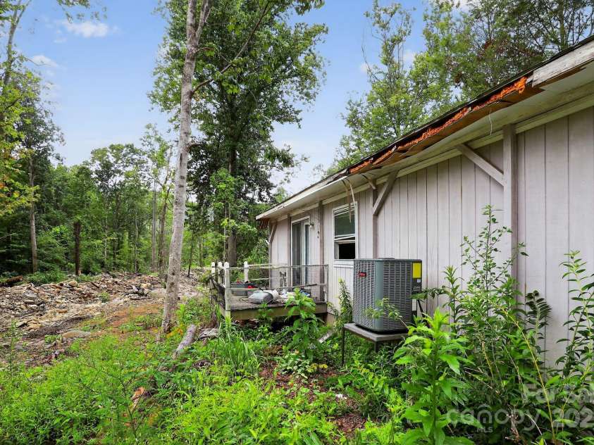 1339 Bee Tree Road, Swannanoa, NC 28778.  MLS# CAR4293292, YatesRealty ID 33296. 