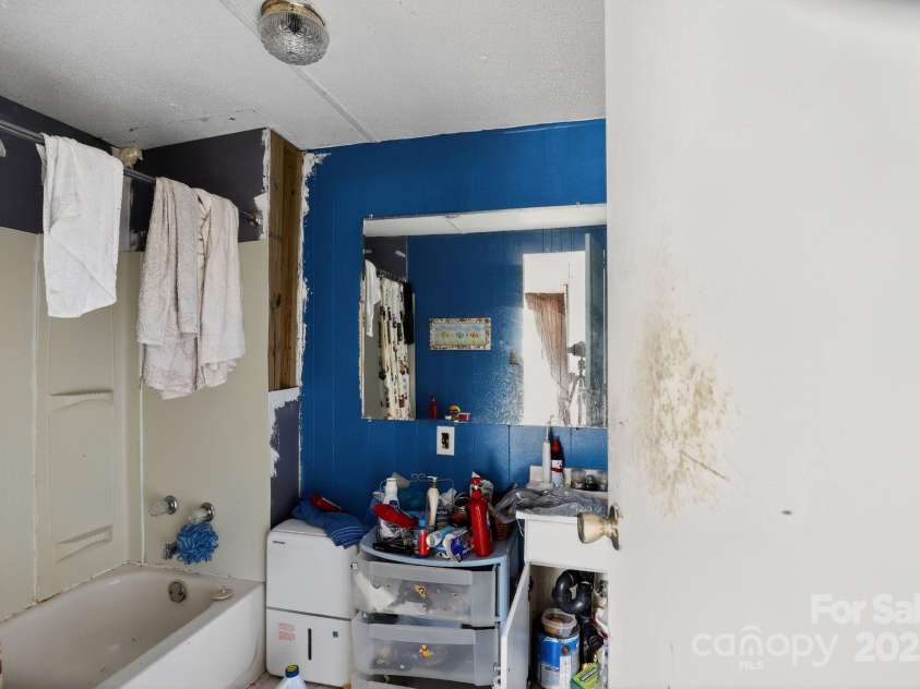 1339 Bee Tree Road, Swannanoa, NC 28778.  MLS# CAR4293292, YatesRealty ID 33296. 