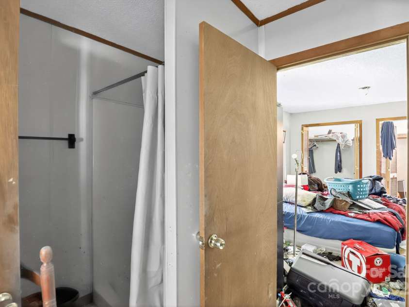 1339 Bee Tree Road, Swannanoa, NC 28778.  MLS# CAR4293292, YatesRealty ID 33296. 