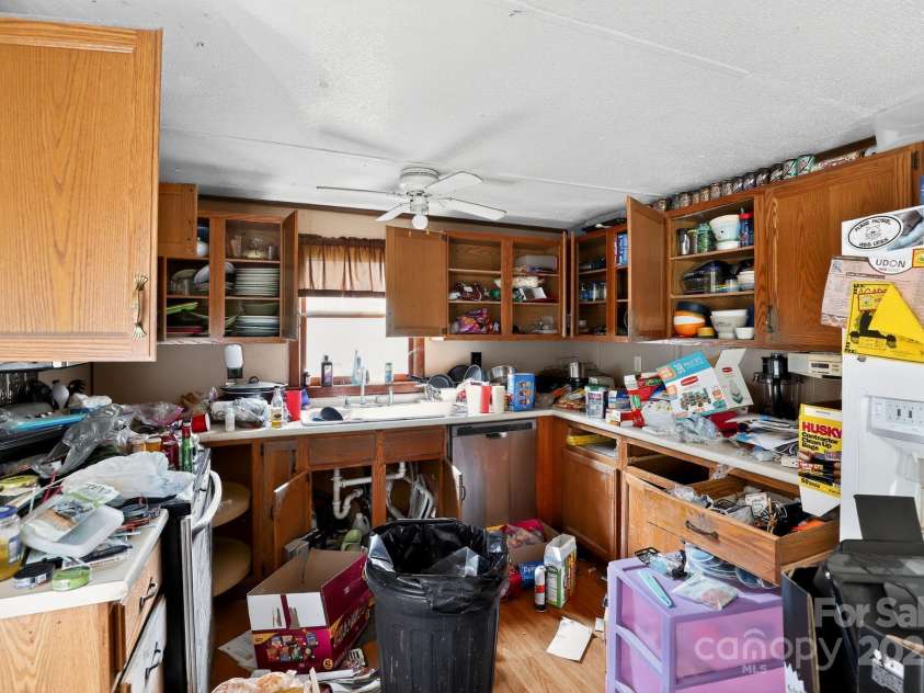 1339 Bee Tree Road, Swannanoa, NC 28778.  MLS# CAR4293292, YatesRealty ID 33296. 