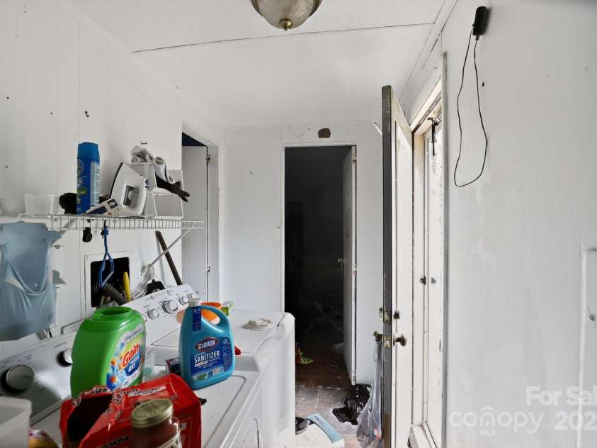 1339 Bee Tree Road, Swannanoa, NC 28778.  MLS# CAR4293292, YatesRealty ID 33296. 