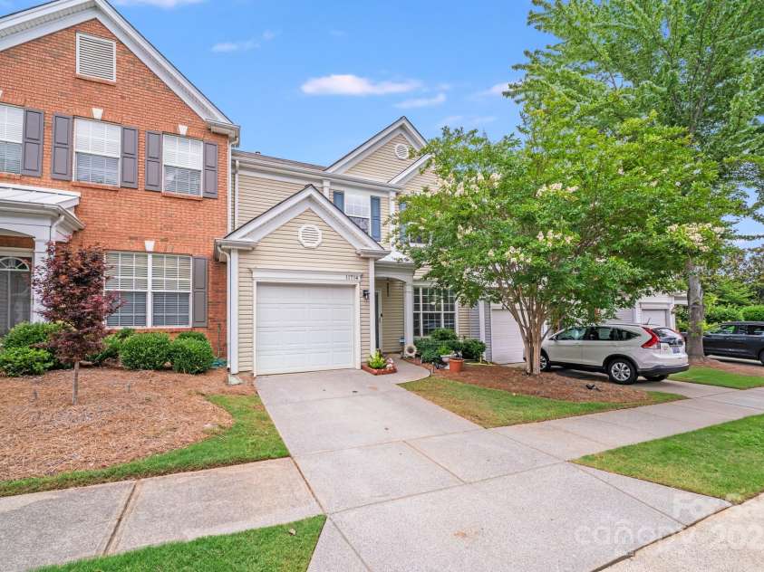 11714 Harsworth Lane, Charlotte, NC 28277.  MLS# CAR4263708, YatesRealty ID 33297. 