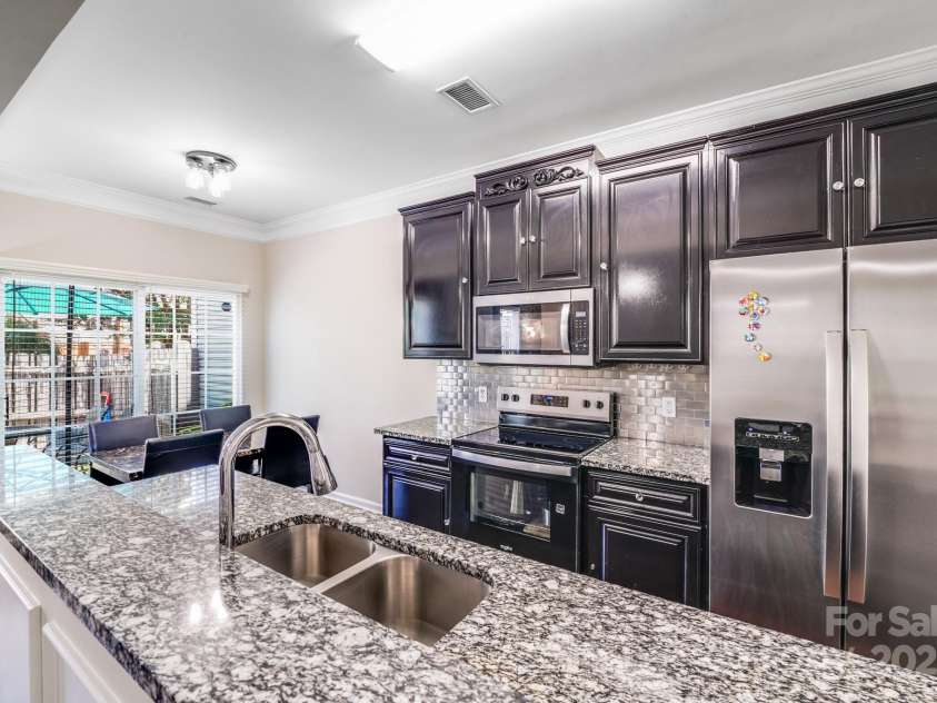 11714 Harsworth Lane, Charlotte, NC 28277.  MLS# CAR4263708, YatesRealty ID 33297. 