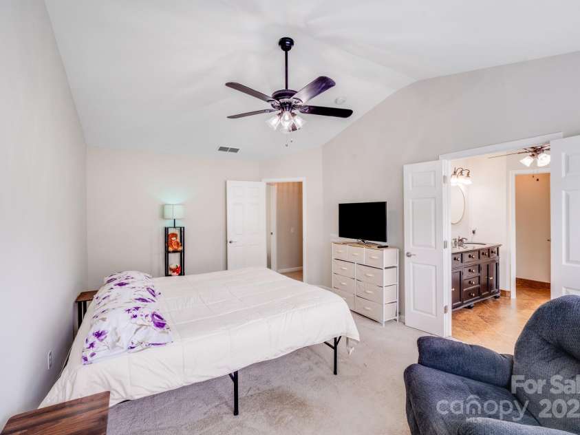 11714 Harsworth Lane, Charlotte, NC 28277.  MLS# CAR4263708, YatesRealty ID 33297. 