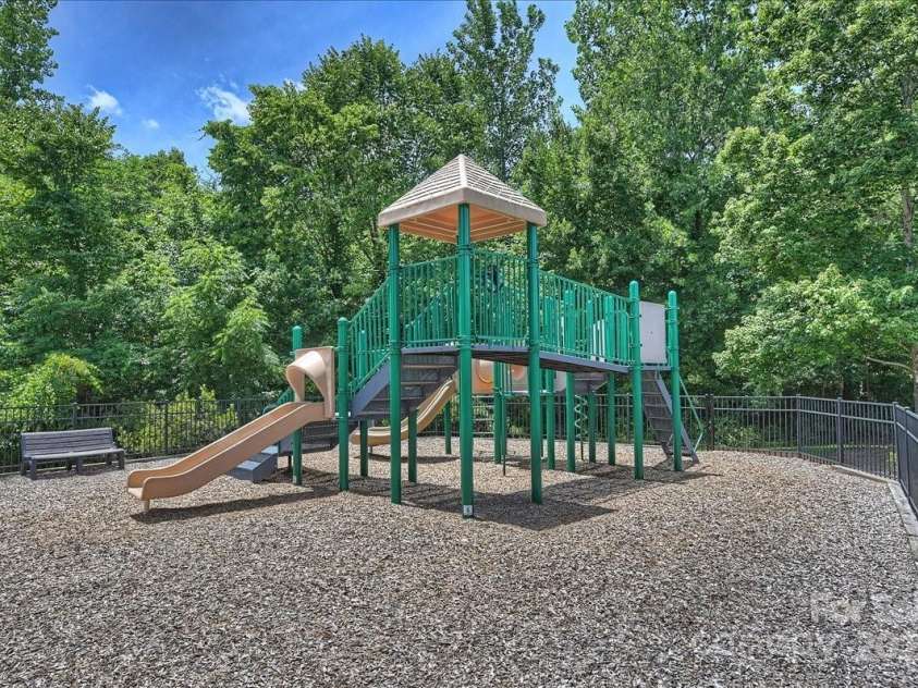 11714 Harsworth Lane, Charlotte, NC 28277.  MLS# CAR4263708, YatesRealty ID 33297. 