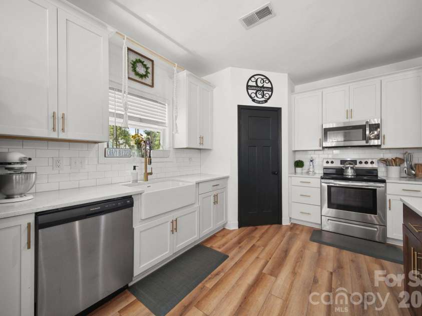 1812 Marshville Olive Branch Road, Marshville, NC 28103.  MLS# CAR4395324, YatesRealty ID 33298. 