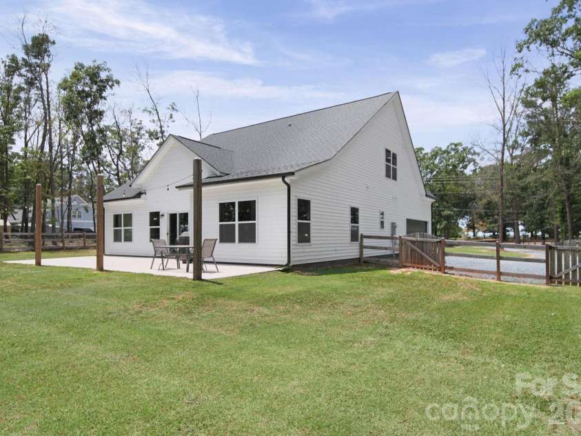 1812 Marshville Olive Branch Road, Marshville, NC 28103.  MLS# CAR4395324, YatesRealty ID 33298. 