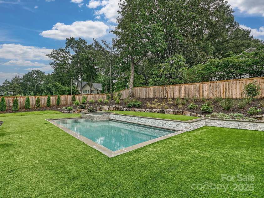 2700 Wintergreen Drive, Charlotte, NC 28211.  MLS# CAR4286133, YatesRealty ID 33298. Backyard