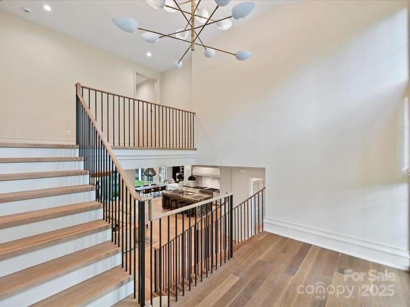 2700 Wintergreen Drive, Charlotte, NC 28211.  MLS# CAR4286133, YatesRealty ID 33298. Staircase