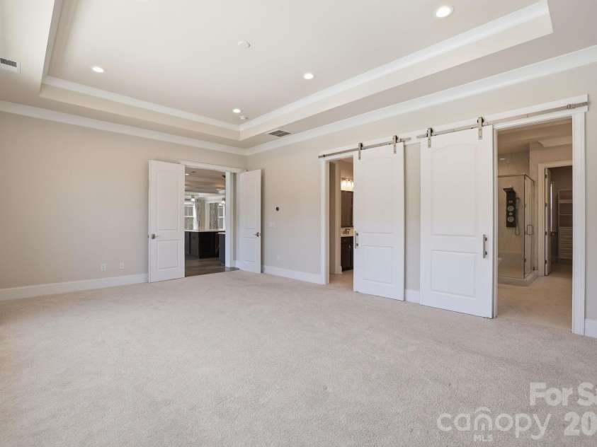 128 Ellison Way, Marvin, NC 28173.  MLS# CAR4394584, YatesRealty ID 33299. Main Level Primary Suite