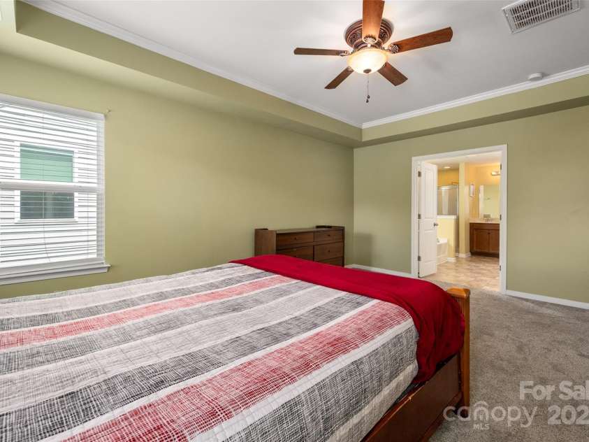 3843 Schenley Avenue, Gastonia, NC 28056.  MLS# CAR4284188, YatesRealty ID 33299. 