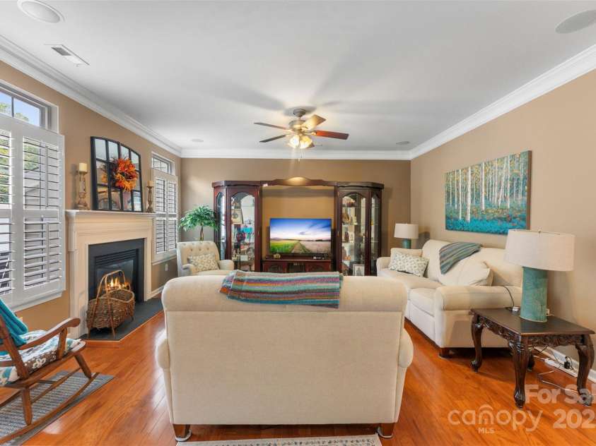 370 Battery Circle, Clover, SC 29710.  MLS# CAR4309546, YatesRealty ID 333. 