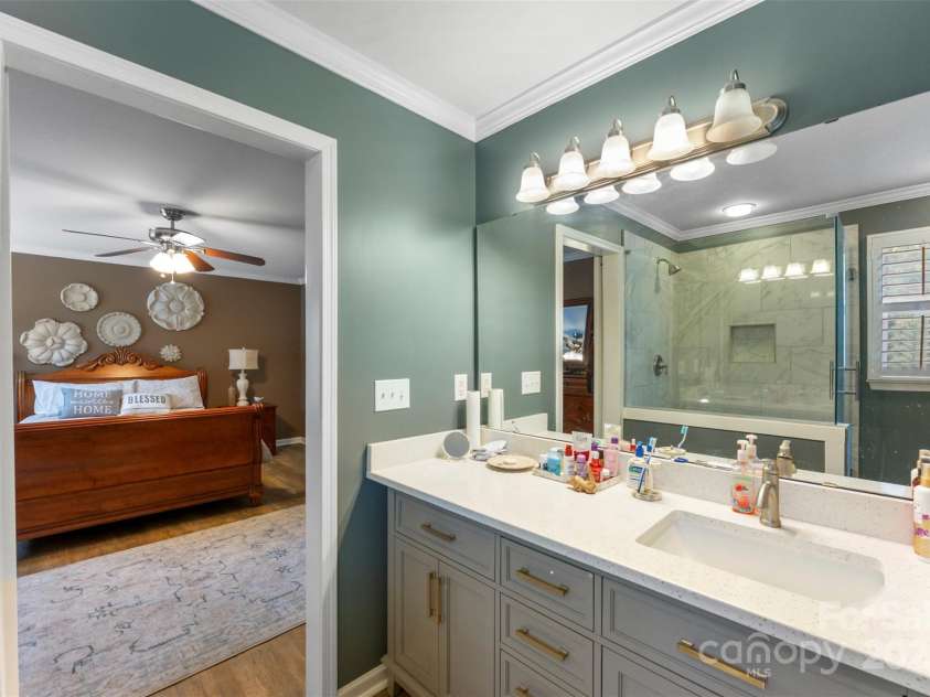 370 Battery Circle, Clover, SC 29710.  MLS# CAR4309546, YatesRealty ID 333. 