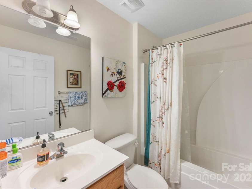 370 Battery Circle, Clover, SC 29710.  MLS# CAR4309546, YatesRealty ID 333. Guest bathroom located upstairs