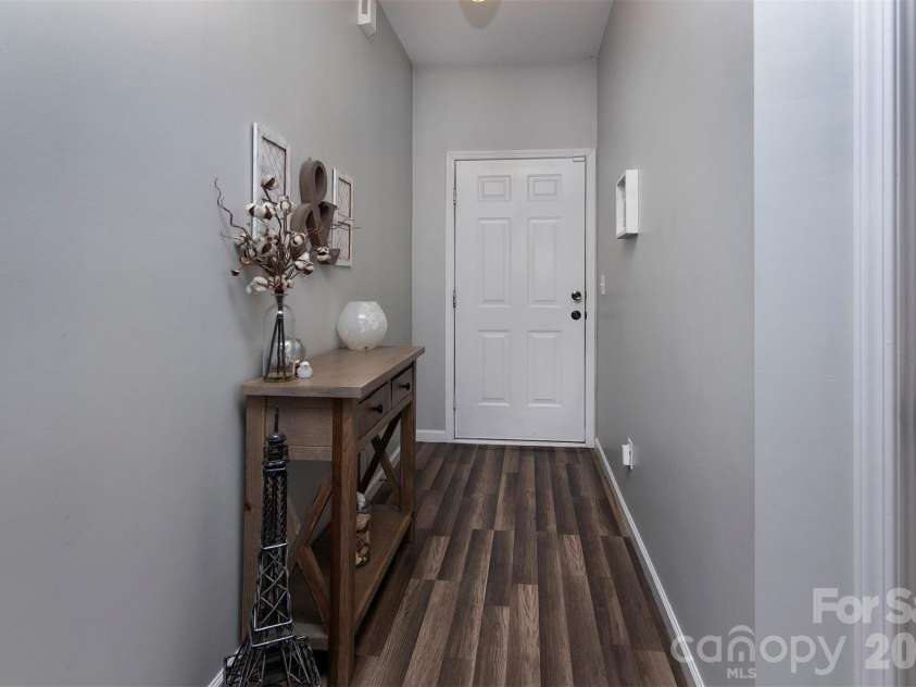 12848 Clydesdale Drive, Midland, NC 28107.  MLS# CAR4340099, YatesRealty ID 3330. Hallway entrance